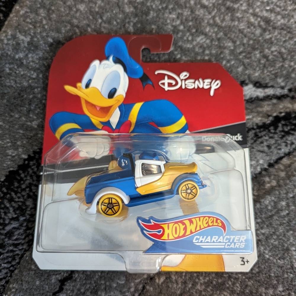 Donald Duck Hot wheels car brand new